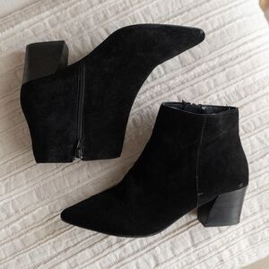 Kensie Suede Ankle Boots size 9